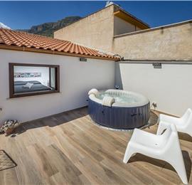 3 bedroom villa with jacuzzi, Castellammare del Golfo, sleeps 4-6